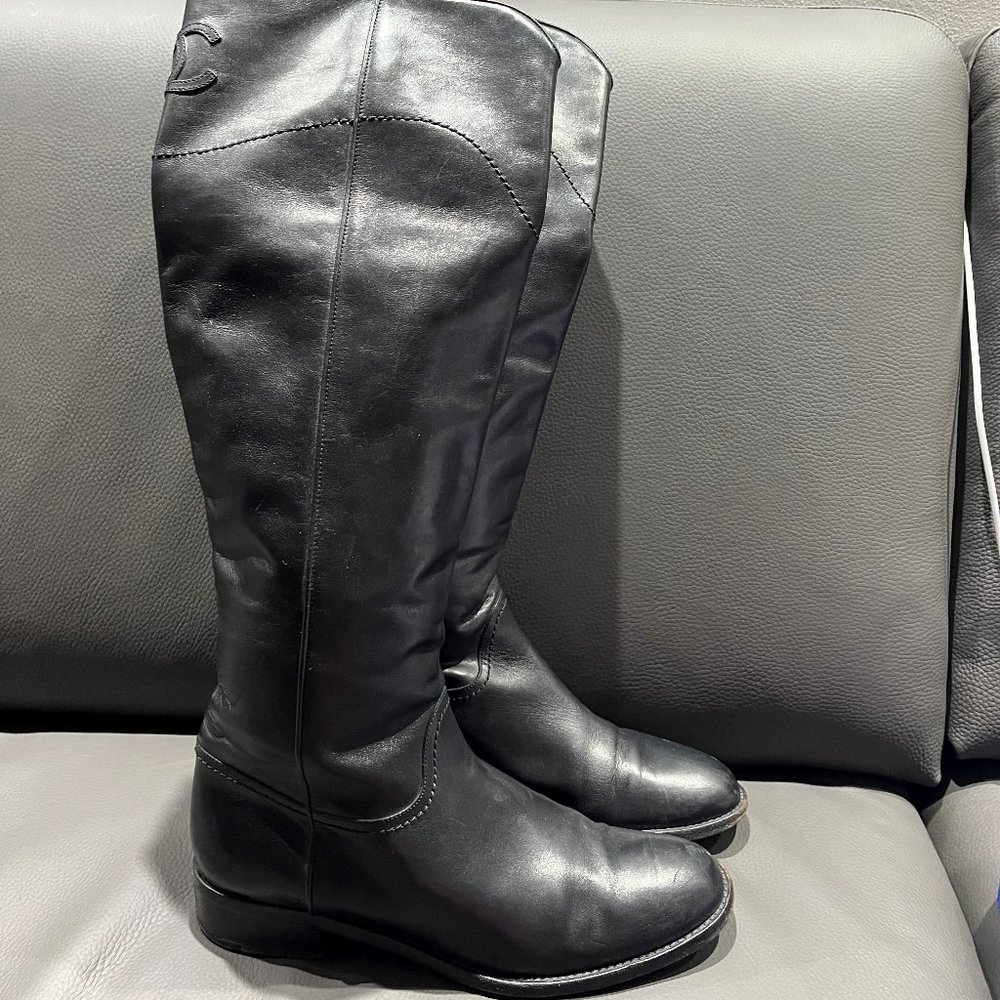 100 Authentic Chanel Black Flat Leather Riding Boots… Gem